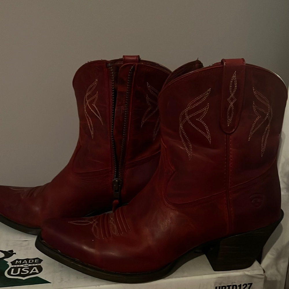 Red Ankle Ariat boots
